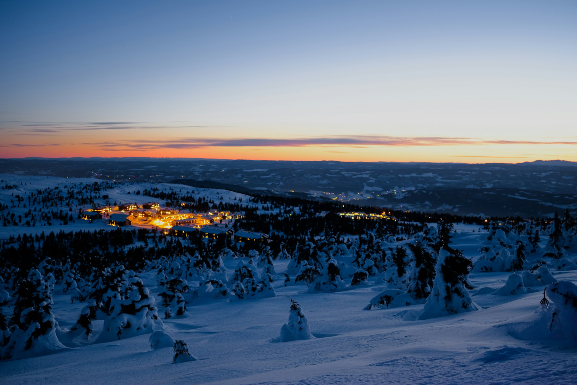 Hafjell Panorama hytteområde i solnedgang